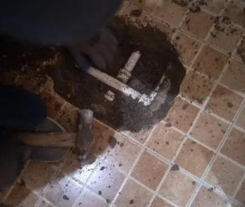 明水卫生间漏水维修公司为您分享下卫生间渗水如何处理及注意事项